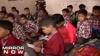 Pathetic conditions of schools revealed, students forced to sit on the floor in Delhi