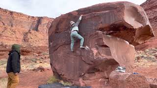 Block Pock, V2 (Big Bend Bouldering, Moab, Utah)