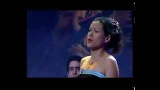 Classical Singing in Maori - Blue Smoke