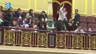 Expulsado a grito de ¡libertad en Venezuela! en el Congreso de los Diputados