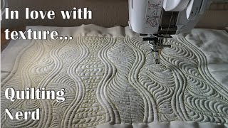 Seven ideas for amazing texture to fall in love with – free motion quilting with a wave and an arch