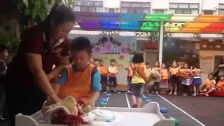 彰化吉的堡中興幼兒園母親節活動大班寶寶換尿布競賽