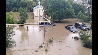 Потужні зливи у Криму: півострів знову затопило