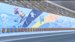 Beautiful Olympic traffic signs installed on Zhangjiakou-Beijing Expressway 張家口至北京高速公路上安裝的精美奧運交通標誌