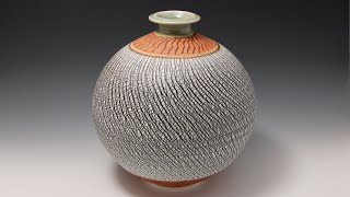 331. Glazing a Sodium Silicate Texture Vase with Hsin-Chuen Lin 林新春 岩花瓷瓶上釉示範