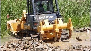 តៃកុងជំនាញ, Extreme Bulldozer Operator - គ្រឿងចក្រសាងសង់ផ្លូវកម្ពុជា