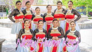 Phluaj Phlaub Tsis Muaj Tis By Huab Vwj dance by Nkauj Huam Keej