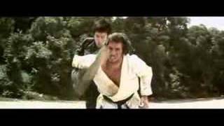 Bruce Lee (Kung-Fu) vs. Robert Wall (Karate)