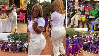 Akua Amoakowaa flaunts her curvy body as she dance afta dinning \u0026 donating with orphans to mark 10yr