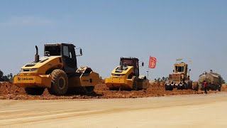 គ្រឿងចក្រធ្វើផ្លូវ​ LiuGong , Chain Motor Grader Trimming Road Construction , Water Tank Truck