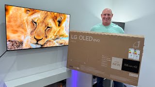 LG 42’ LG C4 OLED | Unboxing \u0026 Demo. Small but MIGHTY OLED