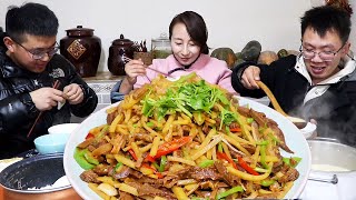 Sister Chun makes stir-fried pork liver with millet thick wine to relieve the greasiness.