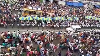 Jagannath Rath Yatra Devotees Create Human Corridor for Ambulance, Twitter Is All Praises