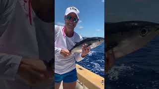 Ladies Let's Go Fishing Wiggly blackfin tuna Andrea Vetor