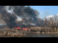 fire. Горит тростник. Расловка 1. Река Курдюм. Саратов. 13.04.2019. Видео со смартфона