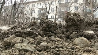 Алматыдағы Түрксіб ауданының тұрғындары балшыққа батқан жолдың азабын тартуда (07.03.17)