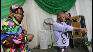 Shaku Shaku! 2T boys, Destiny boy and Clever J's performance got crowds dancing To their hits songs.