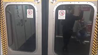 又坐到港島線ISL MTR M TRAIN A159 A252列車中環至堅尼地城 紅外線列車 藍色扶手列車C252C159D760D636B457C457本列車沒有做大修好久可能成為退役之選被Q車取代