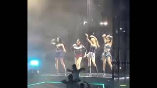 Check it out how Jennie twerk after the song 🥰💕#Blackpink World Tour💕💕💕