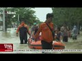 Permukiman Warga Bekasi Terendam Banjir, Petugas Evakuasi Lansia dan Anak-Anak #iNewsSore 19/01