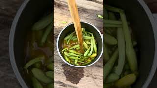 Fried eggs with papaya flowers #shorts #bushcraft #outdoor #survival #viralvideo #camping #skills