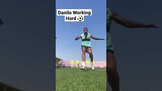 Try this football conditioning drill by Danilo #football #danilo #brazil #juventus #fitness #soccer