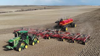 John Deere 9620RX pulling 84 foot Seed Hawk