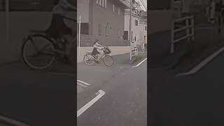 【ドラレコ】自転車女子高生が急な下り坂で飛ばしすぎた結果プリウスミサイル38選交通安全危険予知最新日本ドラレコ映像