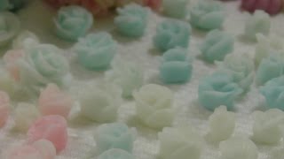 【デコラジ】ゆっくり作業動画だよぉ(＊´ㅂ`＊)ただ薔薇の花を作っていますのよ～ん🌼担当とても残念な自己中・大人のくせにな、かなめです【ｃｌａｙＣｒａｆｔ・樹脂粘土】