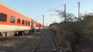 KING OF ALL RAJDHANI EXPRESSES FURIOUSLY OVERTAKING 12995 AJMER/UDAIPUR SUPERFAST EXPRESS