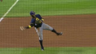 MIL@STL: Villar makes great running throw for an out