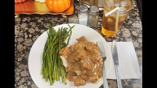 What's Cooking with Belle? Butter Garlic Chicken Breast, Drenched in homemade Gravy!!😋