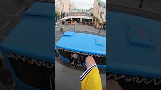 GUY LEAPS FROM BUS STOP ONTO ROOF OF BUS