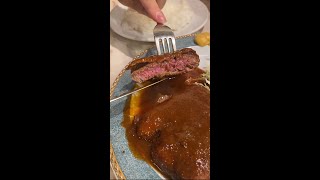 【1分食レポ】大阪グルメ行列のできる洋食屋「味の洋食ニューとん助」肉厚ビーフカツ ニンニクたっぷりデミグラスソース ニンニクの効いたポタージュスープ！住之江区中加賀屋 #shorts