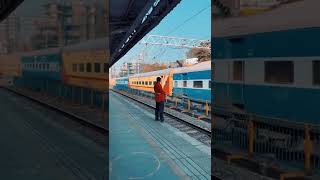 Coolie No.1 #coolieno1 🚩 - #indianrailways #railwaystation #cinema #aitihasik_kitaab #transport