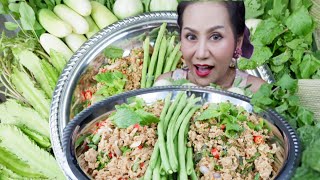 ลาบหมูดิบ VS ลาบหมูสุก หมูสด ผักสด ข้าวเหนียว แซ่ปๆยัวๆนัวๆมากแม่ | กินกับก้อย ก้อยพากิน