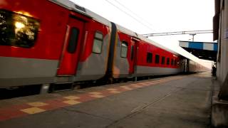 22913 Mumbai Delhi Premium AC SF Express