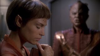 Xindi Primate Councilor wishes T'pol safe journey