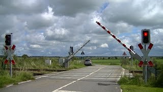 Spoorwegovergang Rehm-Flehde-Bargen (D) // Railroad crossing // Bahnübergang