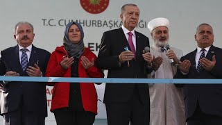 Turquie : Erdogan propose un référendum sur le port du voile à l'approche des élections