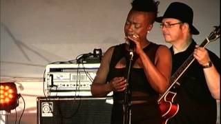 Valérie Clio chante Amazing Grace à L'île en Blues 2015