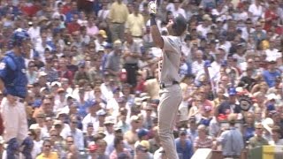 Pujols blasts three homers against the Cubs in 2004