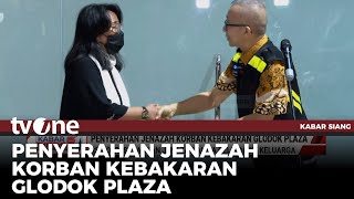 RS Polri Serahkan Jenazah Aulia Belinda Korban Kebakaran Glodok ke Pihak Keluarga | tvOne