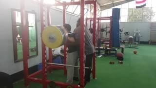 16 year old 530lb(240kg) raw squat!!!