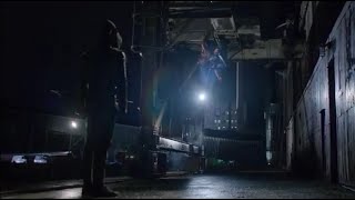 Arrow 1x12 Oliver Stops A Thug