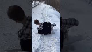 Oops..slippery snow @sergey_rh9144  #teenagers #trending #shorts