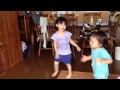 あまちゃんで踊り狂う4歳児と2歳児