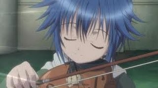 Ikuto playing violin