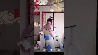 抖音嫦娥仙子，抖音小仙女舞蹈翩翩起舞佳澄幻化成风云想衣裳花想容 春风拂槛露华浓我是宇宙小仙女有没有甜到你心里#谢孟颖原创