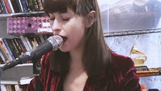 Kimbra performs on MASCHINE | Native Instruments